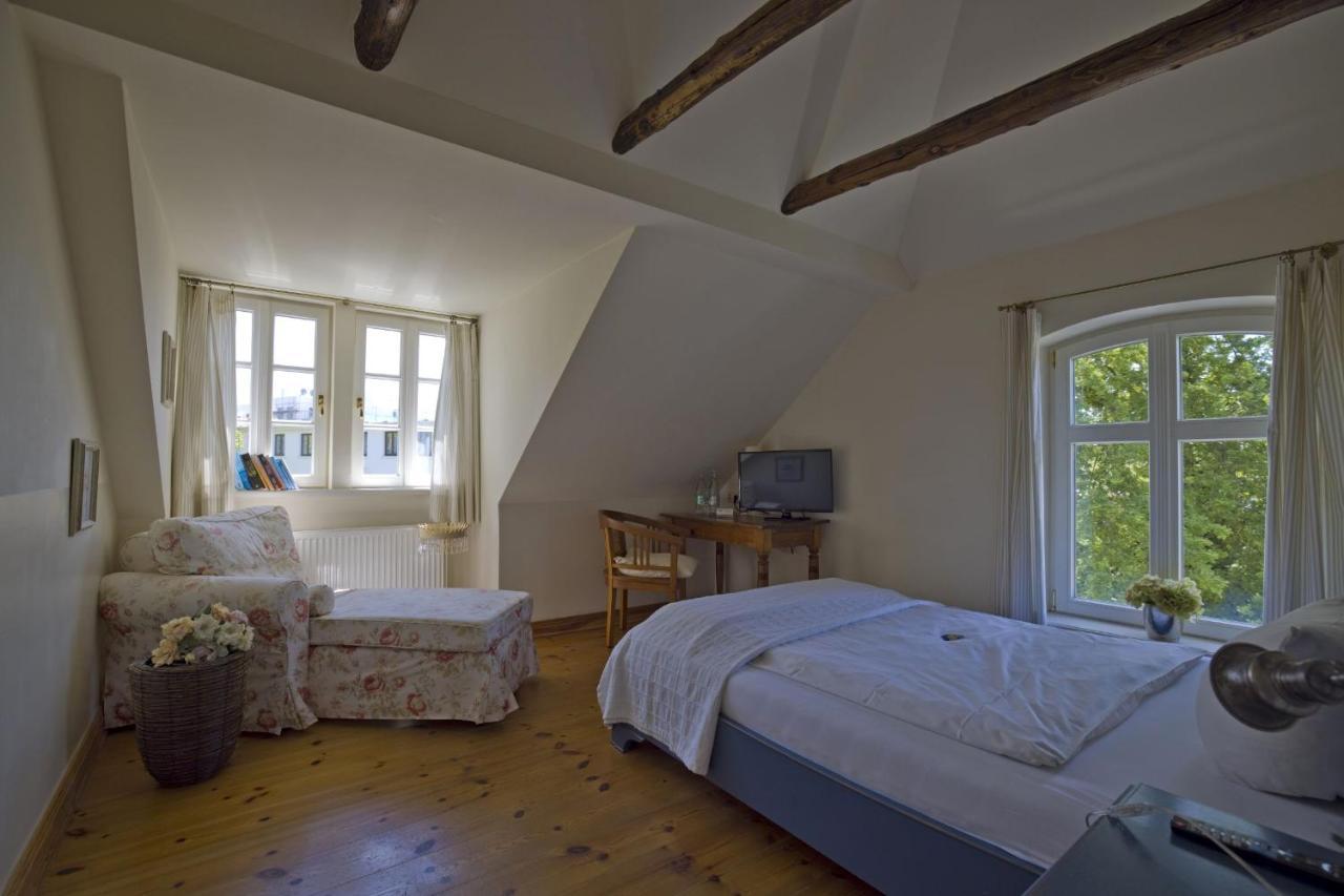 Hotel Hochzeitshaus Aurich Buitenkant foto