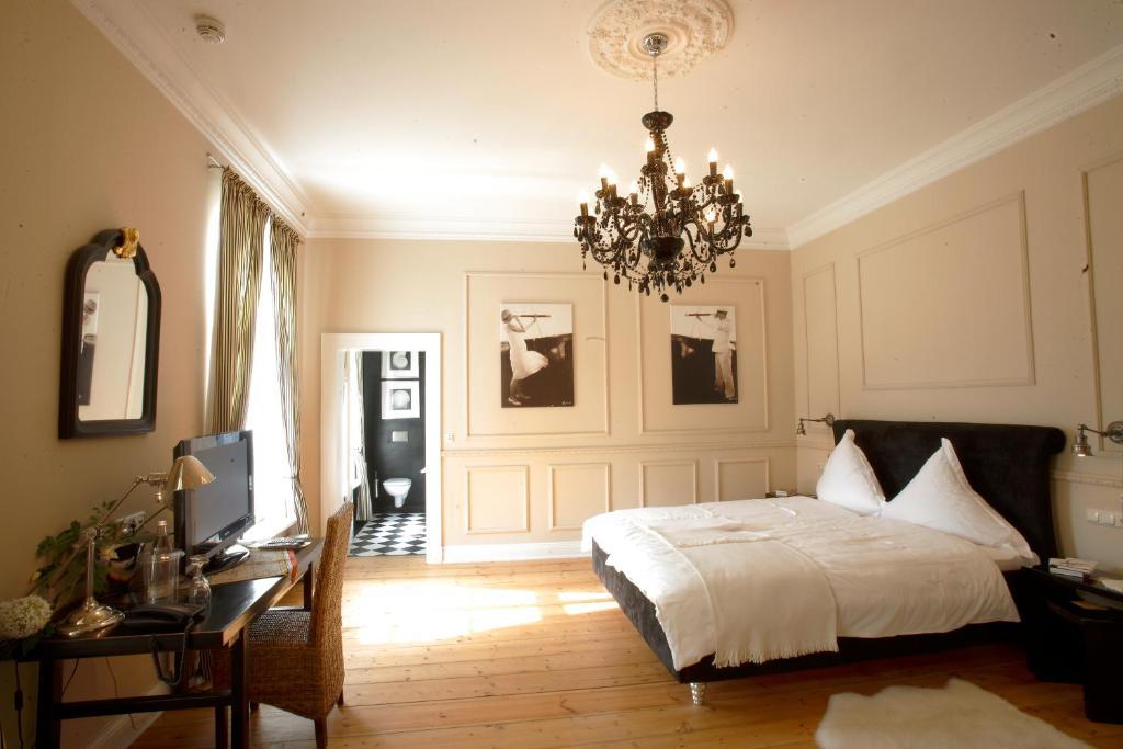 Hotel Hochzeitshaus Aurich Buitenkant foto